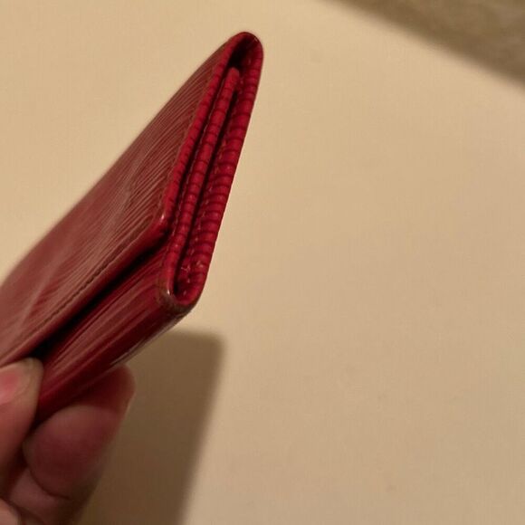 Louis Vuitton Epi Key Holder Case Red Textured 4-Key Organization Travel Luxury - Picture 9 of 11